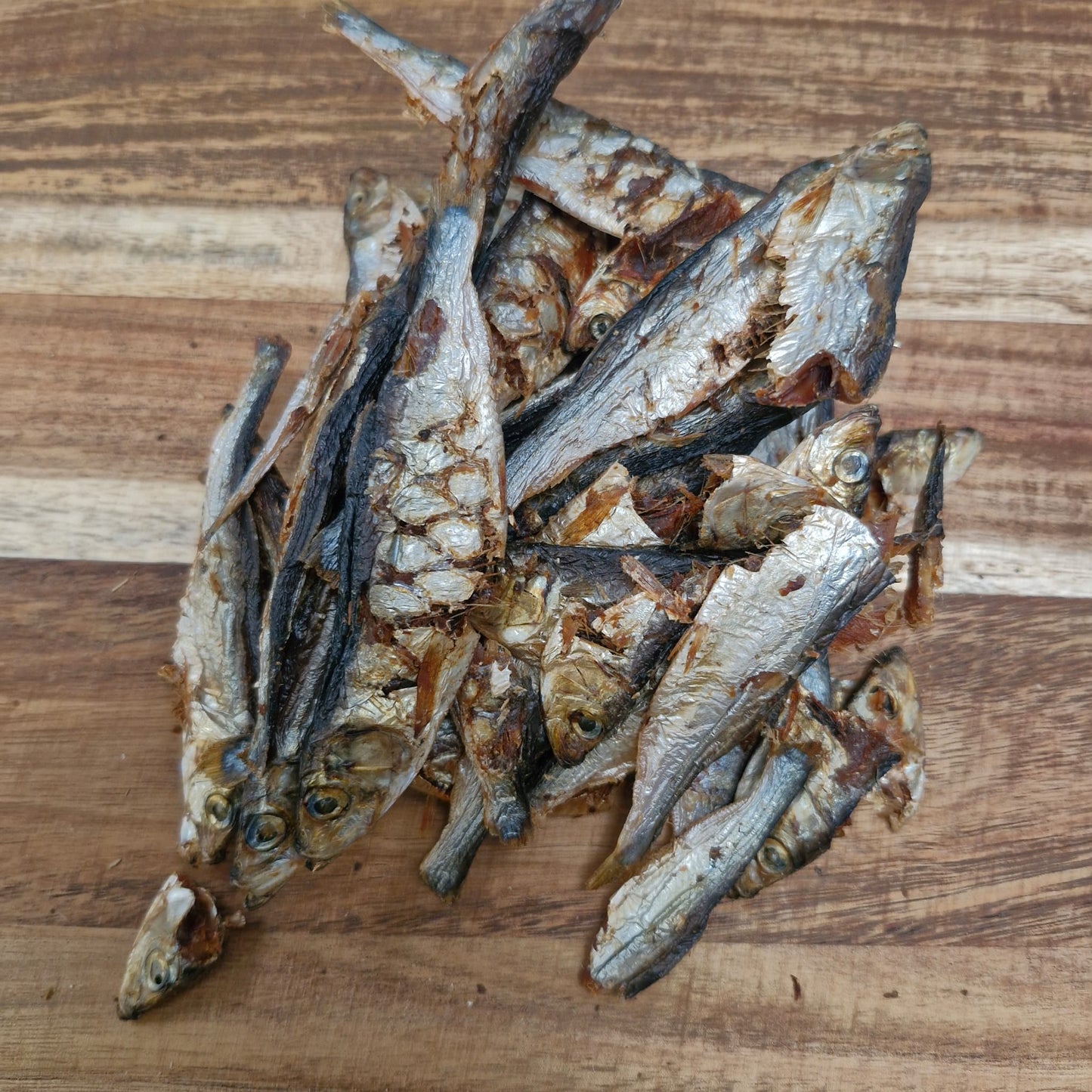 Air-dried sprats healthy treats for dogs and cats
